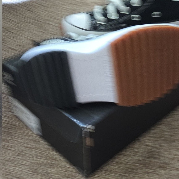 Converse Black and White Platform High-Tops - Picture 5 of 6